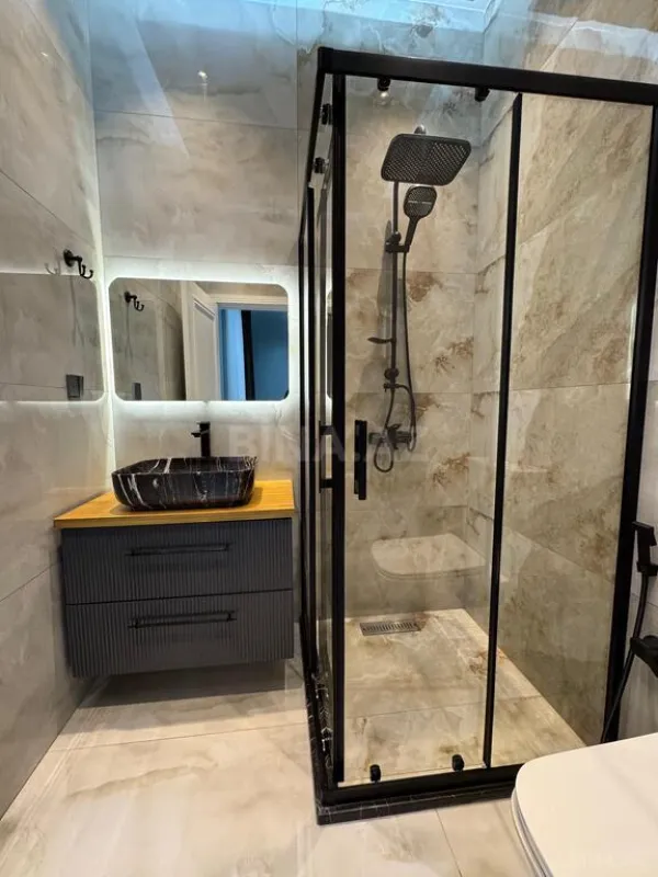 Satılır 4 otaqlı həyət evi 175 m²