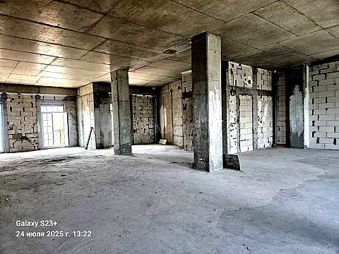 Satılır 5 otaqlı mənzil 230 m²