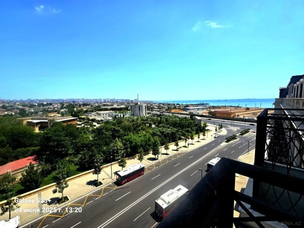 Satılır 5 otaqlı mənzil 230 m²