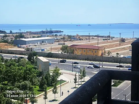 Satılır 5 otaqlı mənzil 230 m²