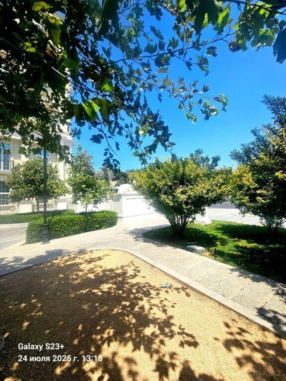 Satılır 5 otaqlı mənzil 230 m²