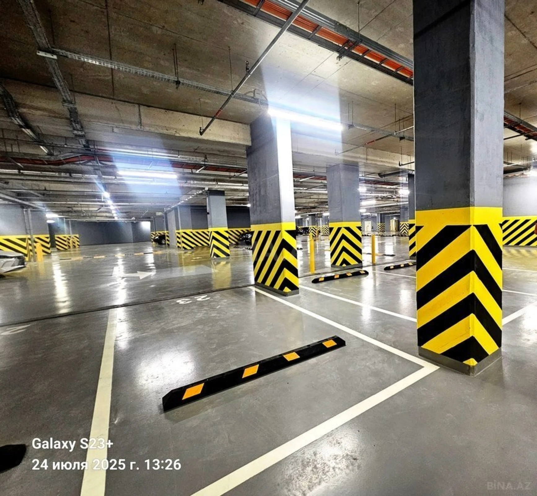 Satılır 5 otaqlı mənzil 230 m²