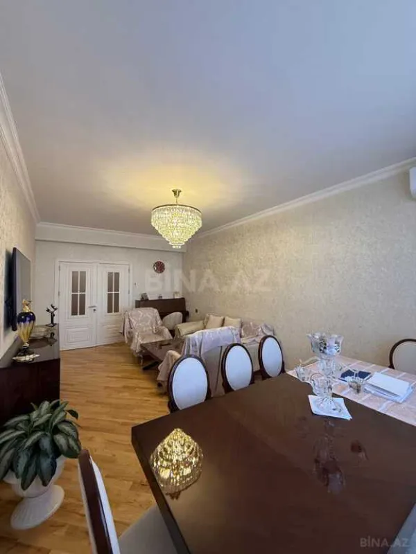 Satılır 3 otaqlı mənzil 125 m²