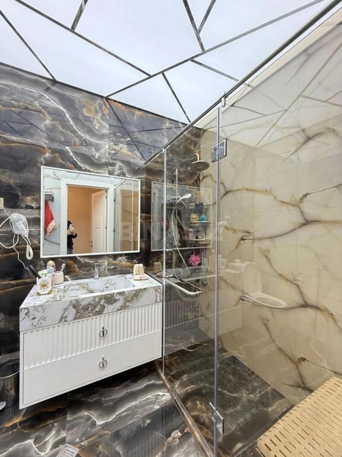 Satılır 3 otaqlı mənzil 125 m²