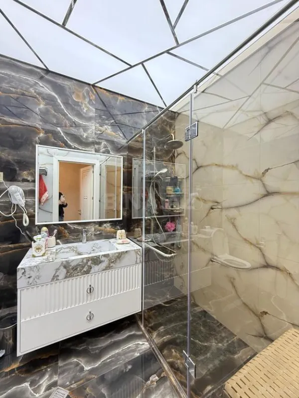 Satılır 3 otaqlı mənzil 125 m²