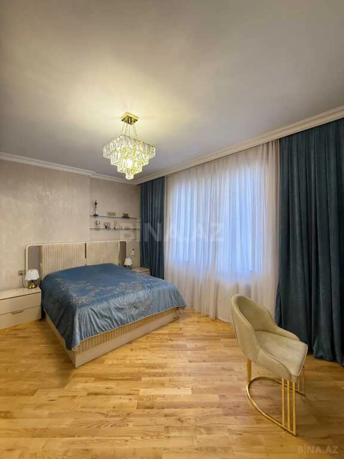 Satılır 3 otaqlı mənzil 125 m²