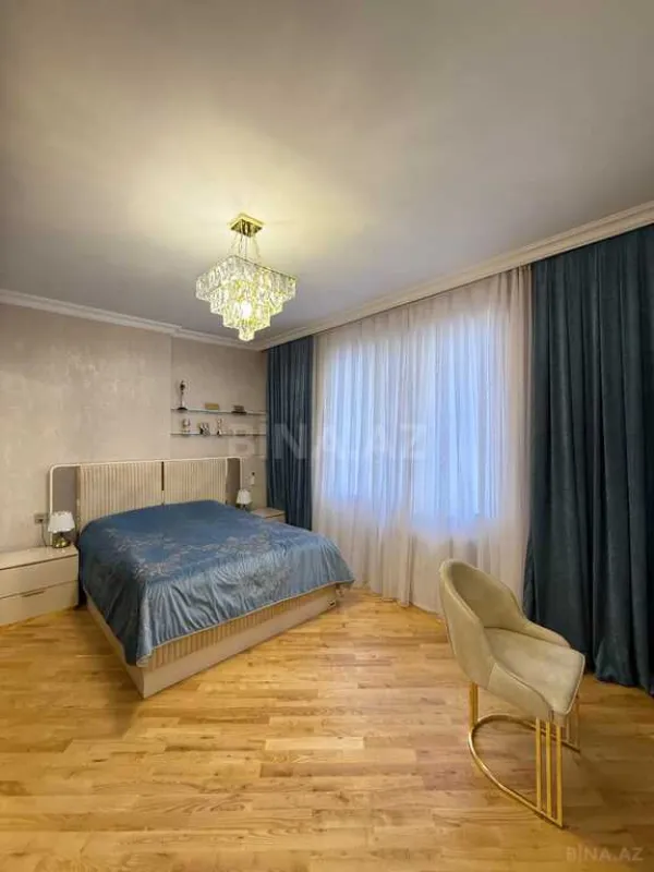 Satılır 3 otaqlı mənzil 125 m²