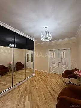 Satılır 3 otaqlı mənzil 125 m²