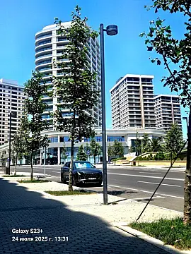 Satılır 8 otaqlı mənzil 300 m²
