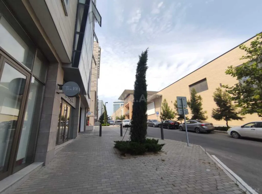 Satılır obyekt 169 m²