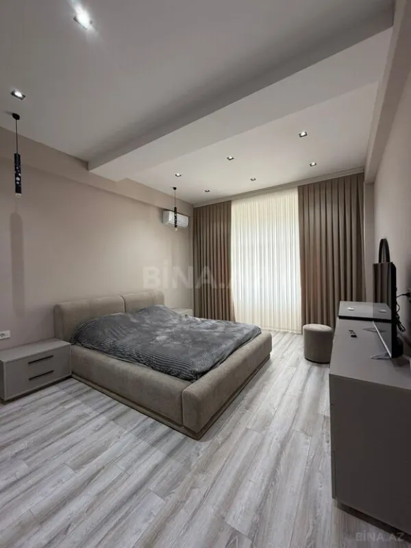 Kirayə verilir 2 otaqlı mənzil 92 m²