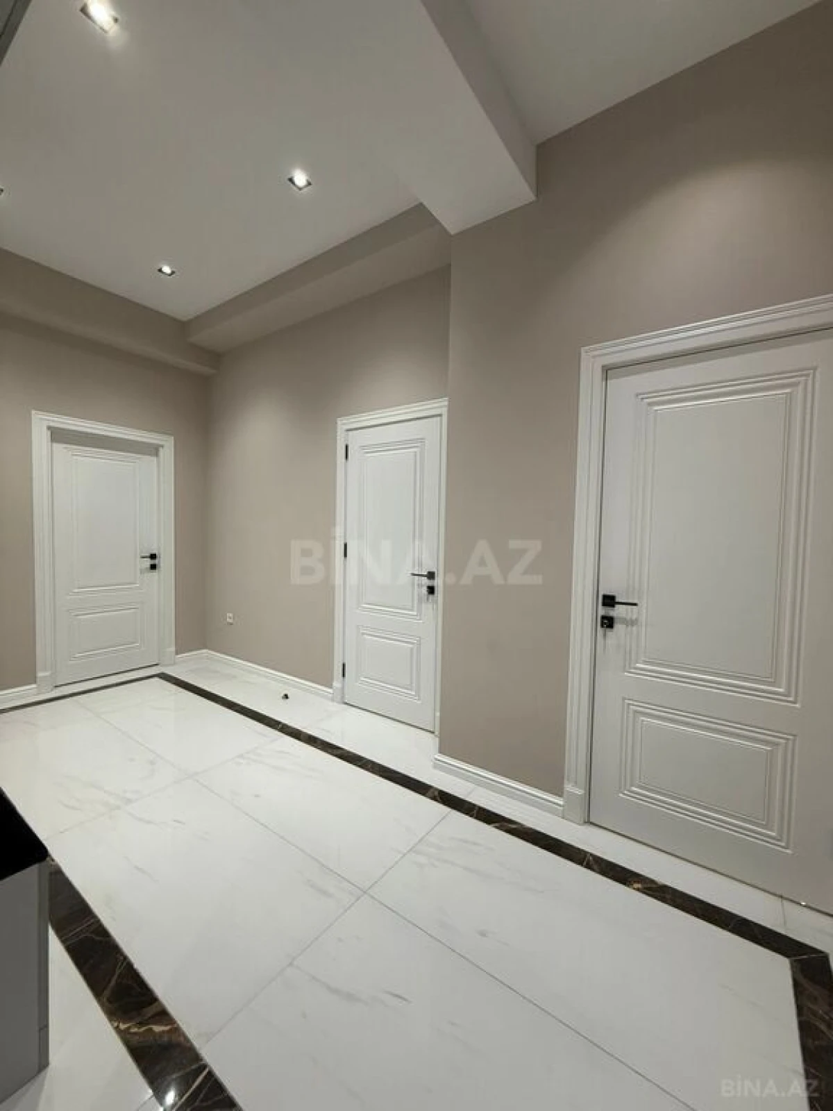 Kirayə verilir 2 otaqlı mənzil 92 m²