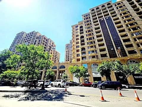 Satılır 4 otaqlı mənzil 303 m² — Bakı, Xətai m/s yanı 4 otaq 303.00 m²