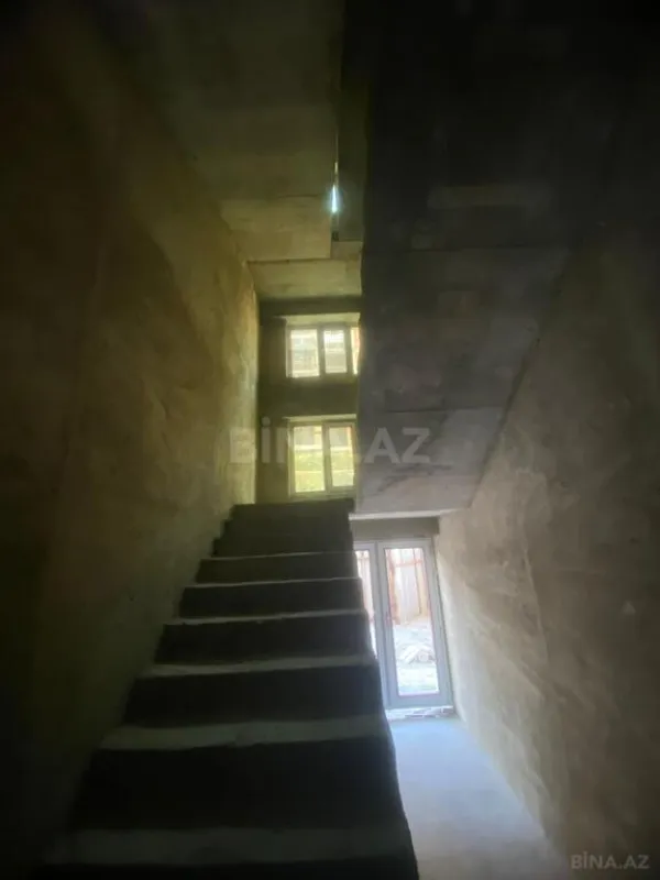 Satılır obyekt 810 m²