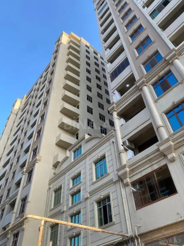 Satılır obyekt 810 m²