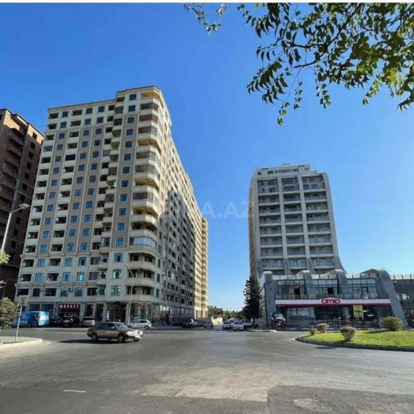 Satılır obyekt 810 m²