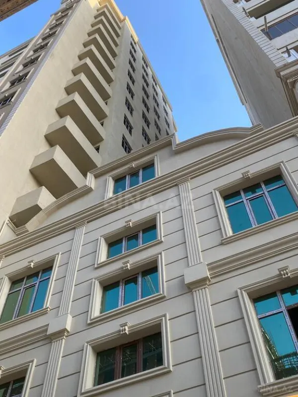 Satılır obyekt 810 m²