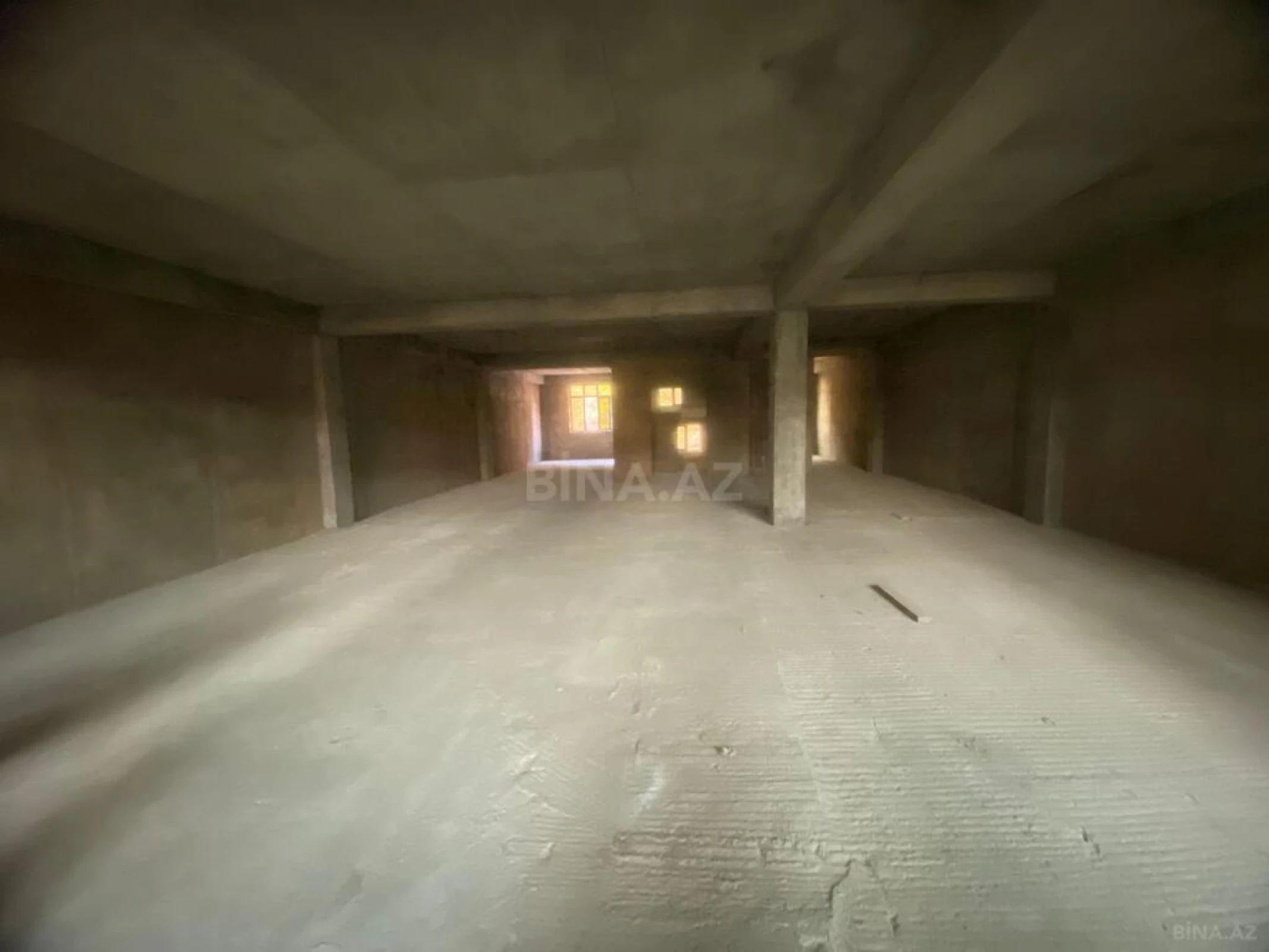 Satılır obyekt 810 m²