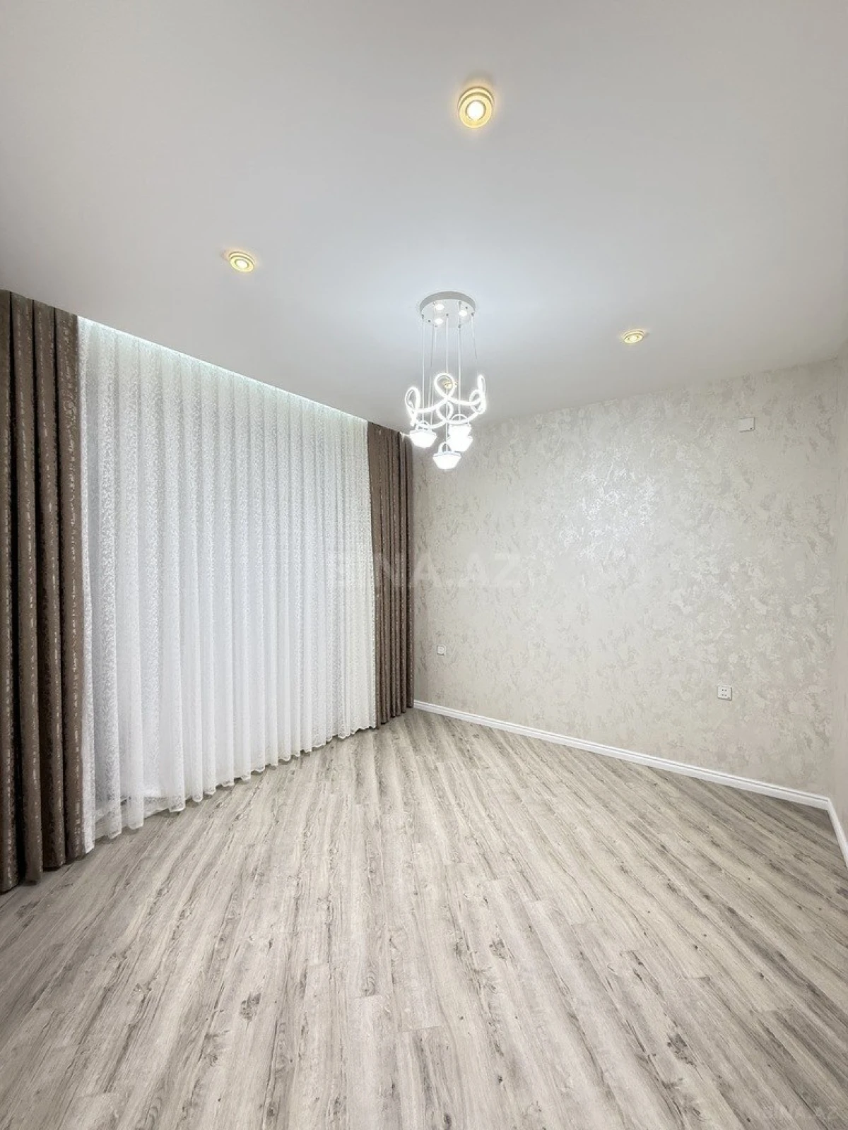 Satılır 4 otaqlı həyət evi 200 m²