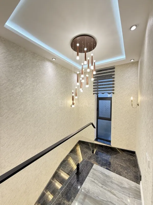 Satılır 4 otaqlı həyət evi 200 m²