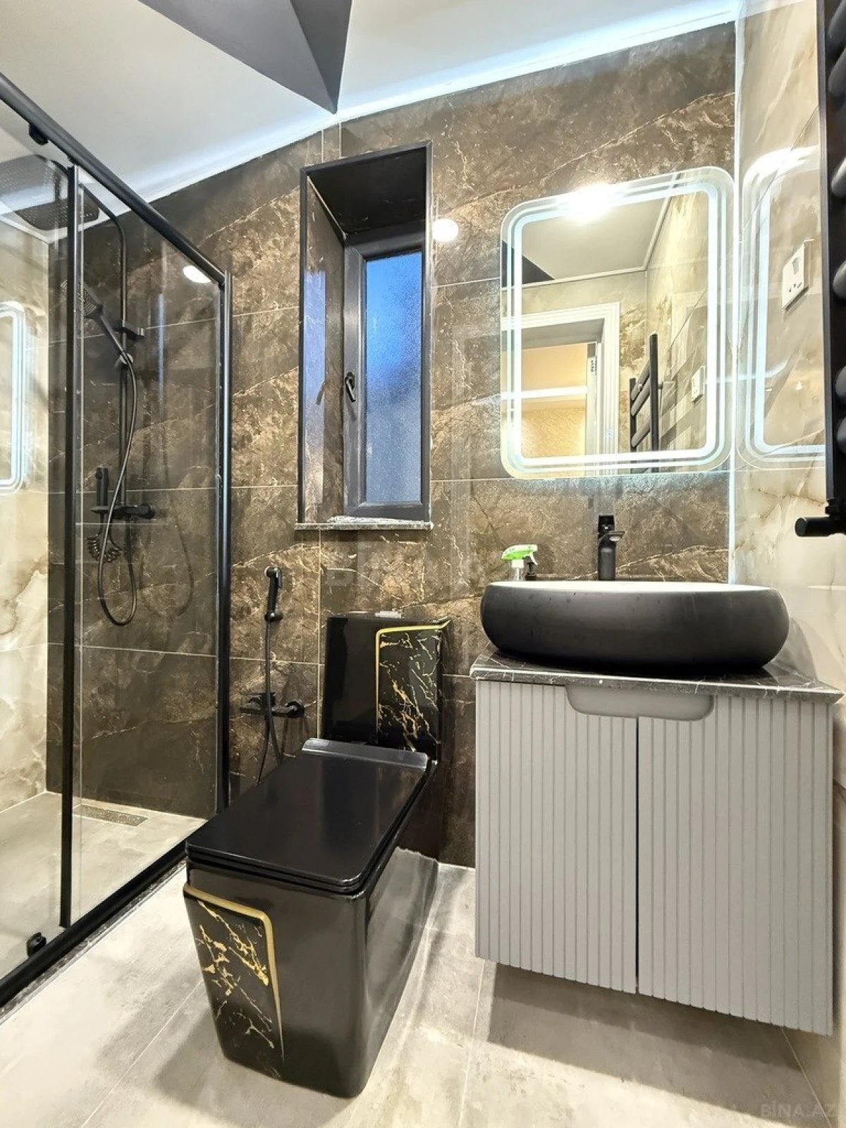 Satılır 4 otaqlı həyət evi 200 m²