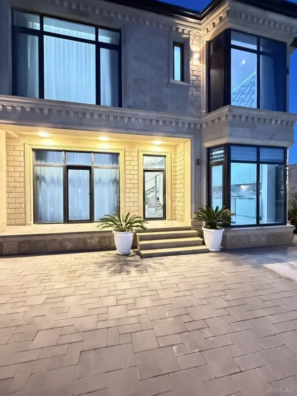 Satılır 4 otaqlı həyət evi 200 m²