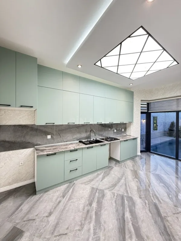 Satılır 4 otaqlı həyət evi 200 m²