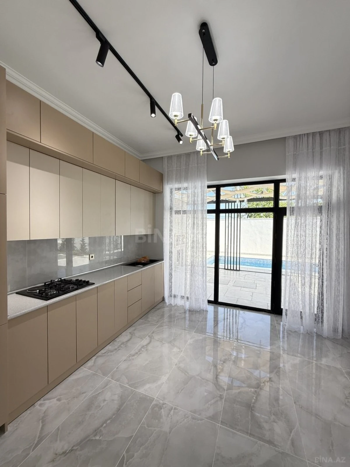 Satılır 4 otaqlı həyət evi 160 m²