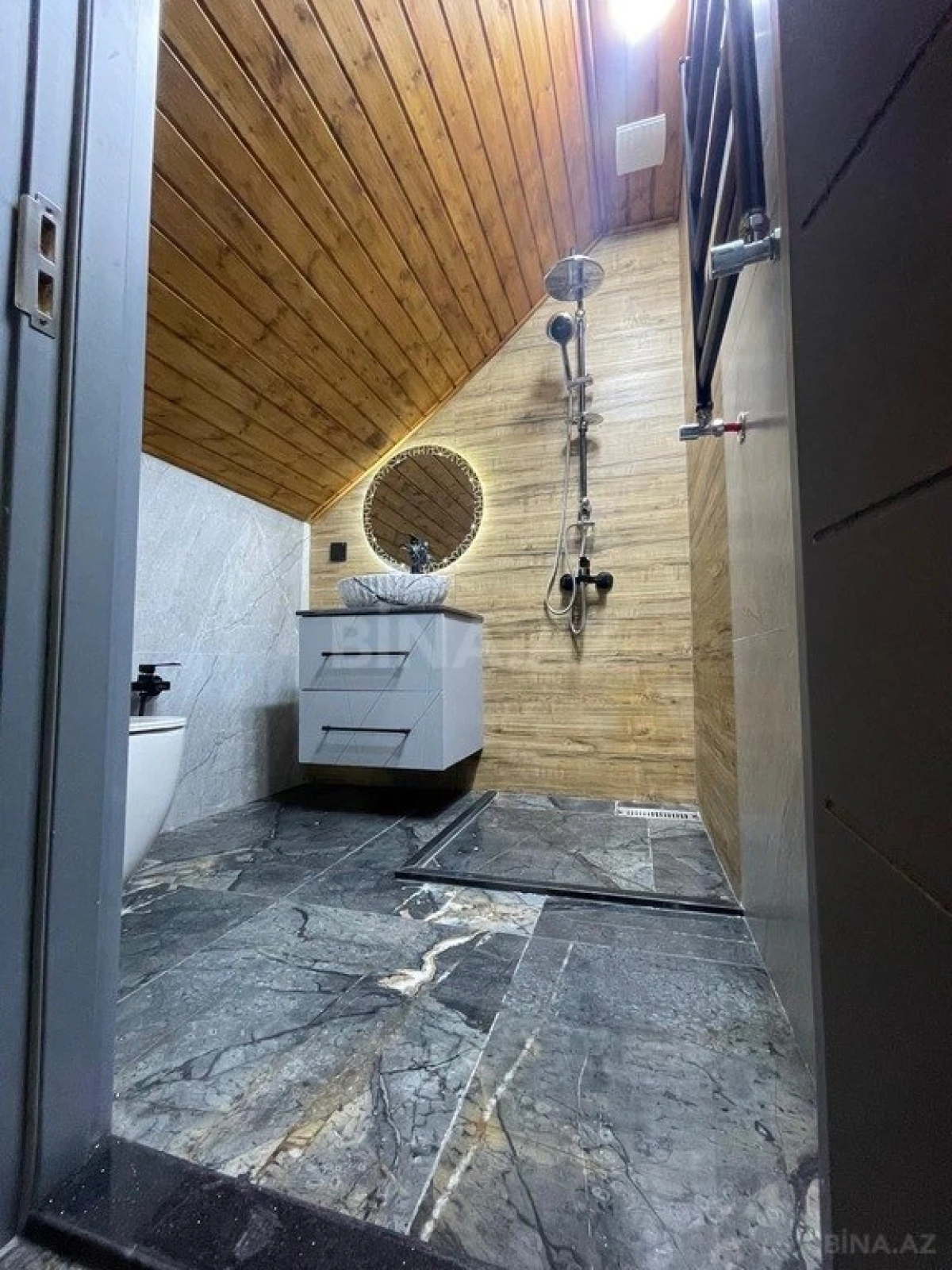 Kirayə verilir 5 otaqlı həyət evi 340 m²