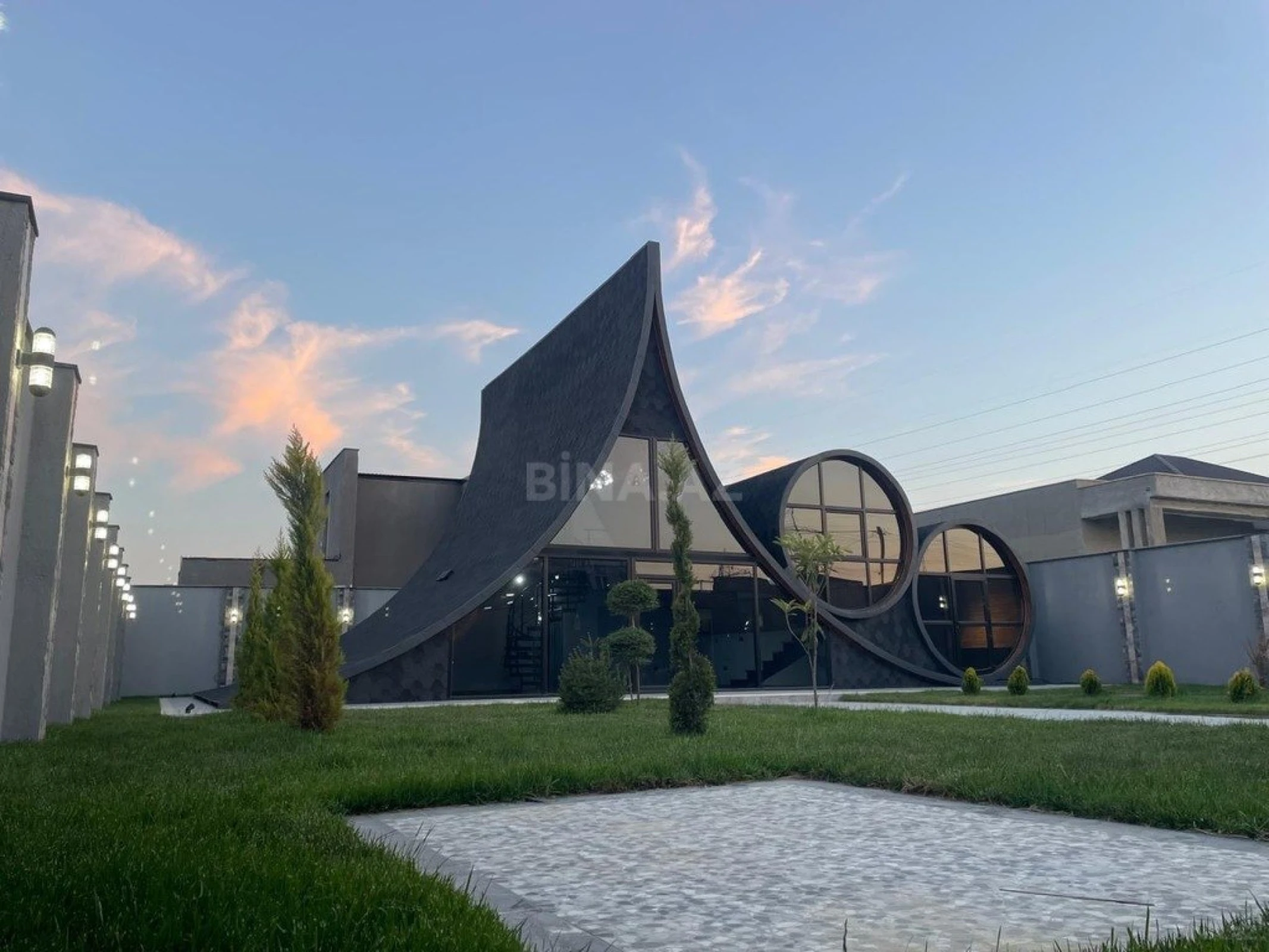 Kirayə verilir 5 otaqlı həyət evi 340 m²