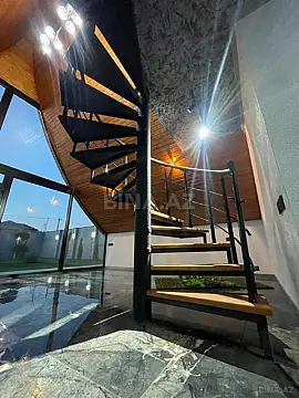 Kirayə verilir 5 otaqlı həyət evi 340 m²