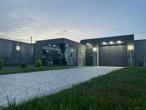 Kirayə verilir 5 otaqlı həyət evi 340 m²