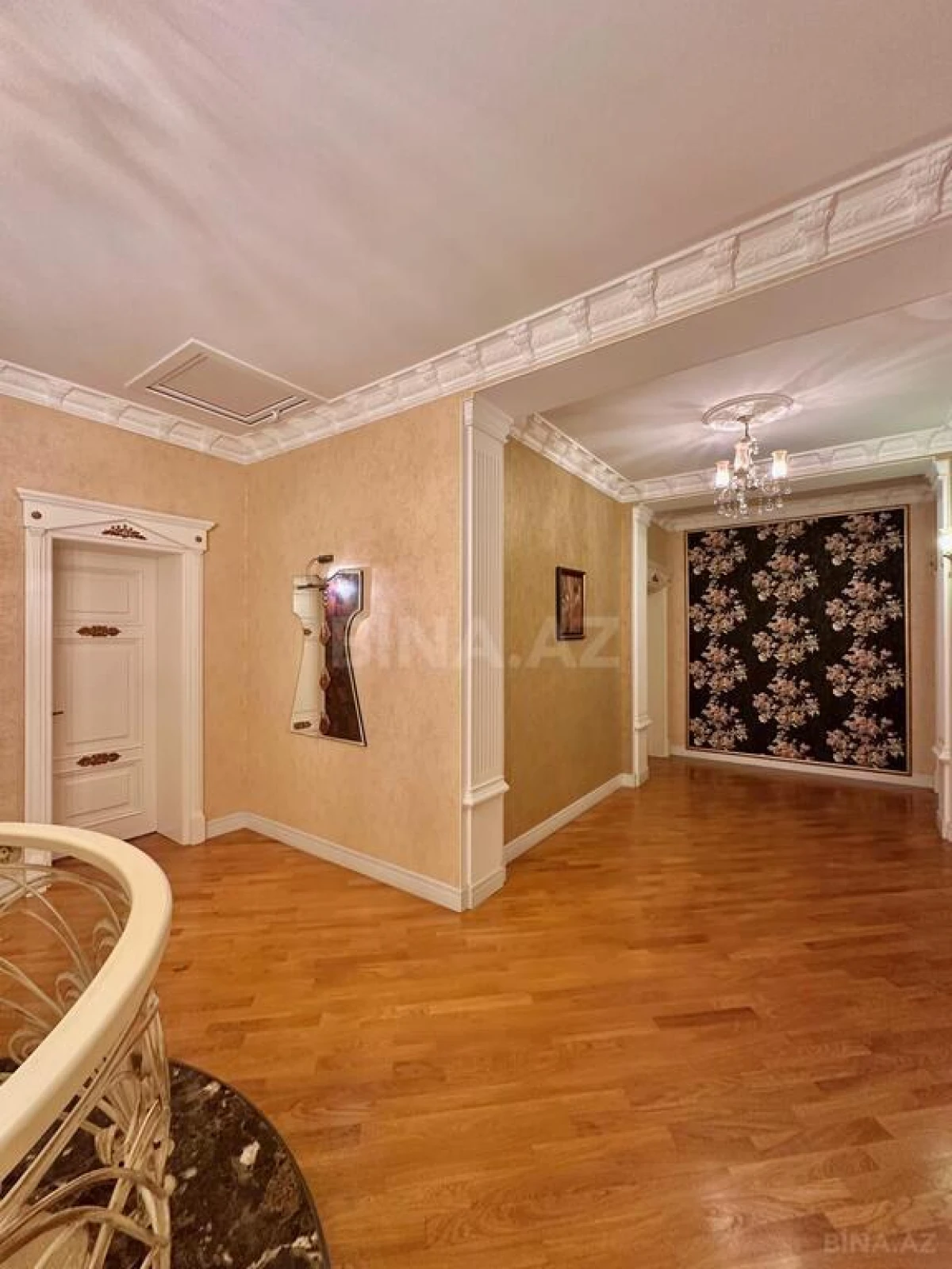 Satılır 7 otaqlı həyət evi 400 m²