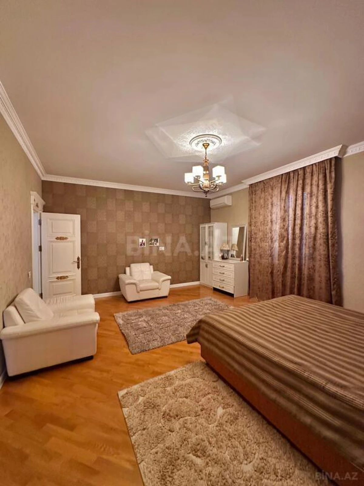 Satılır 7 otaqlı həyət evi 400 m²