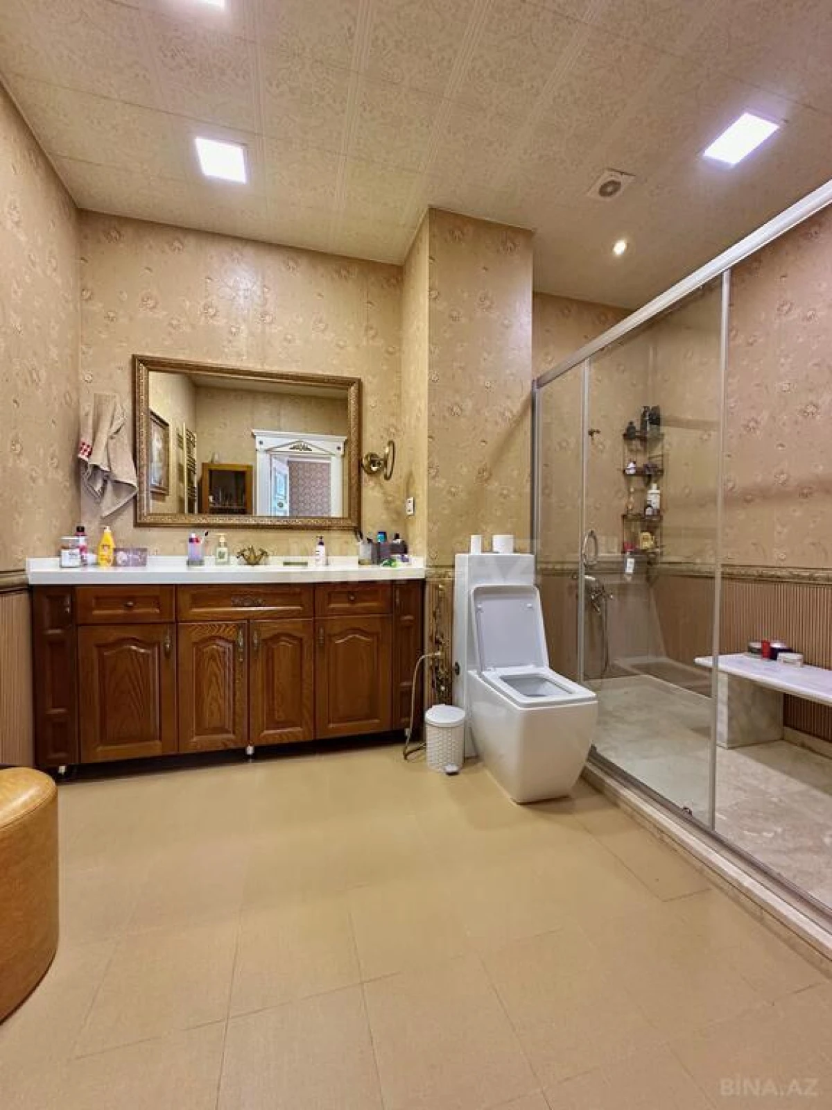 Satılır 7 otaqlı həyət evi 400 m²