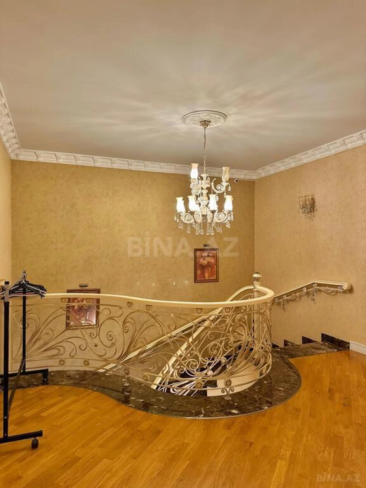 Satılır 7 otaqlı həyət evi 400 m²