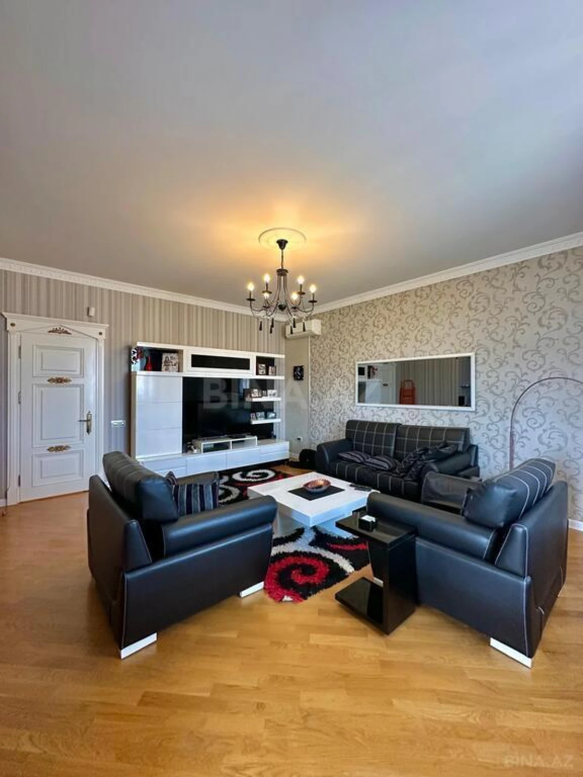 Satılır 7 otaqlı həyət evi 400 m²