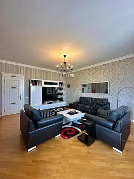 Satılır 7 otaqlı həyət evi 400 m²