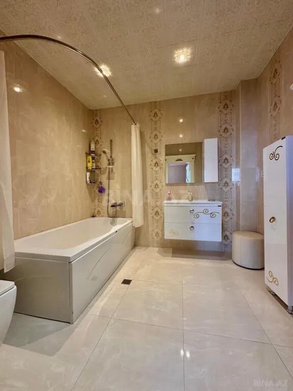 Satılır 7 otaqlı həyət evi 400 m²