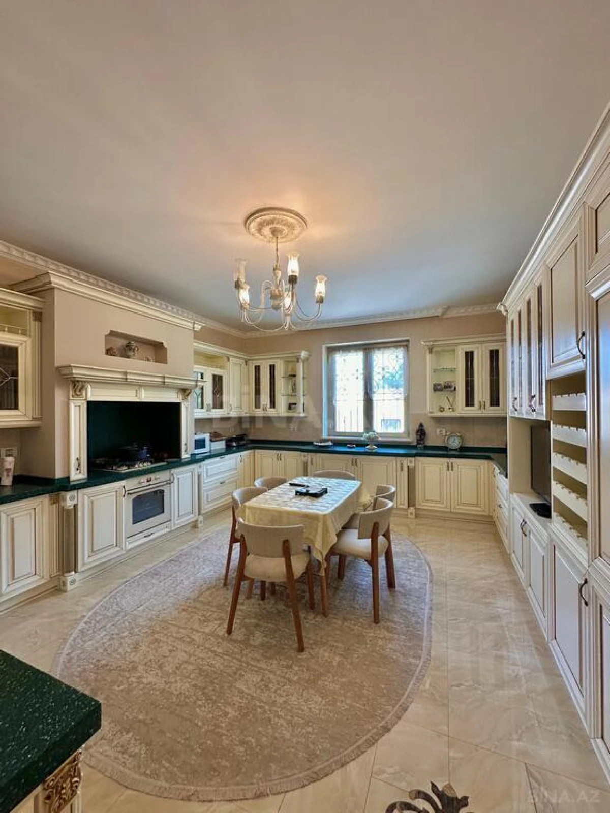 Satılır 7 otaqlı həyət evi 400 m²