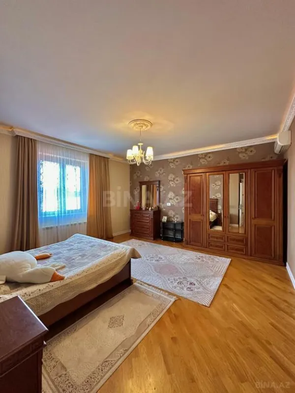 Satılır 7 otaqlı həyət evi 400 m²