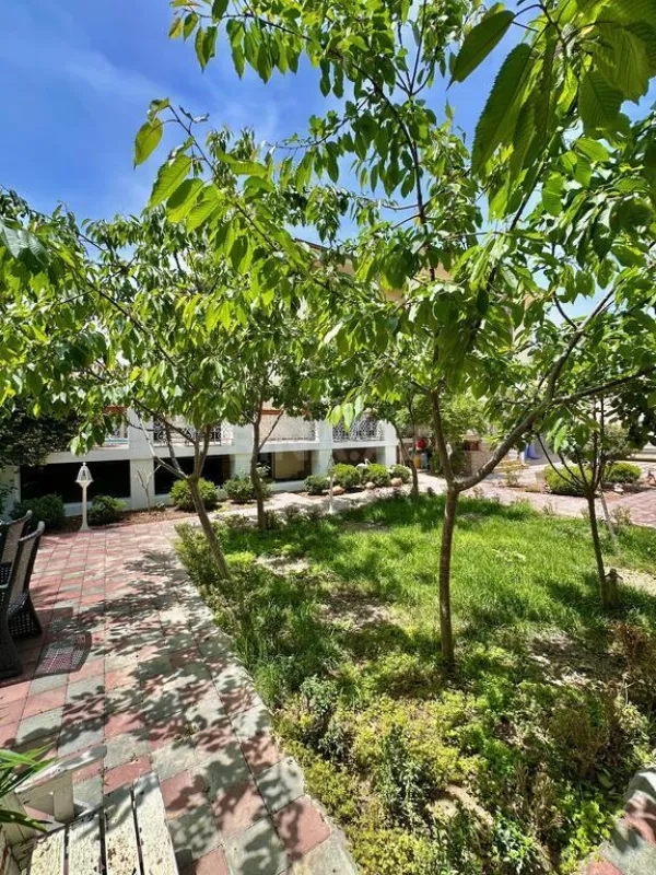 Satılır 7 otaqlı həyət evi 400 m²