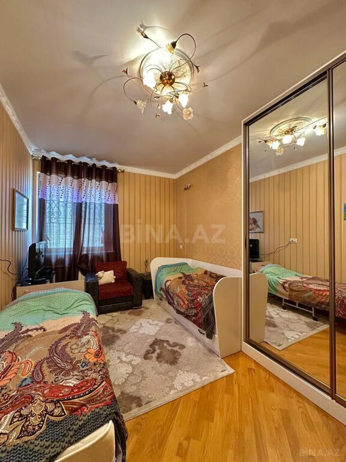 Satılır 7 otaqlı həyət evi 400 m²