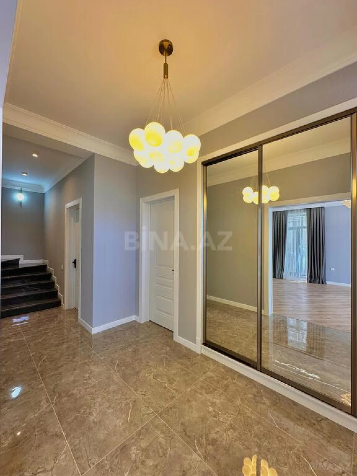 Satılır 4 otaqlı həyət evi 180 m²