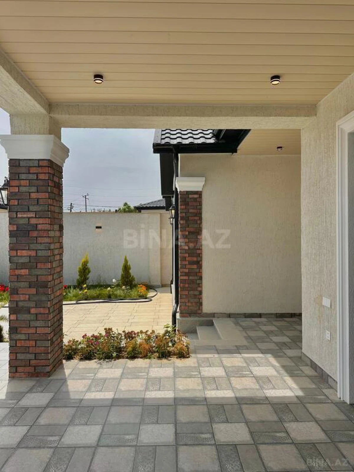 Satılır 4 otaqlı həyət evi 180 m²