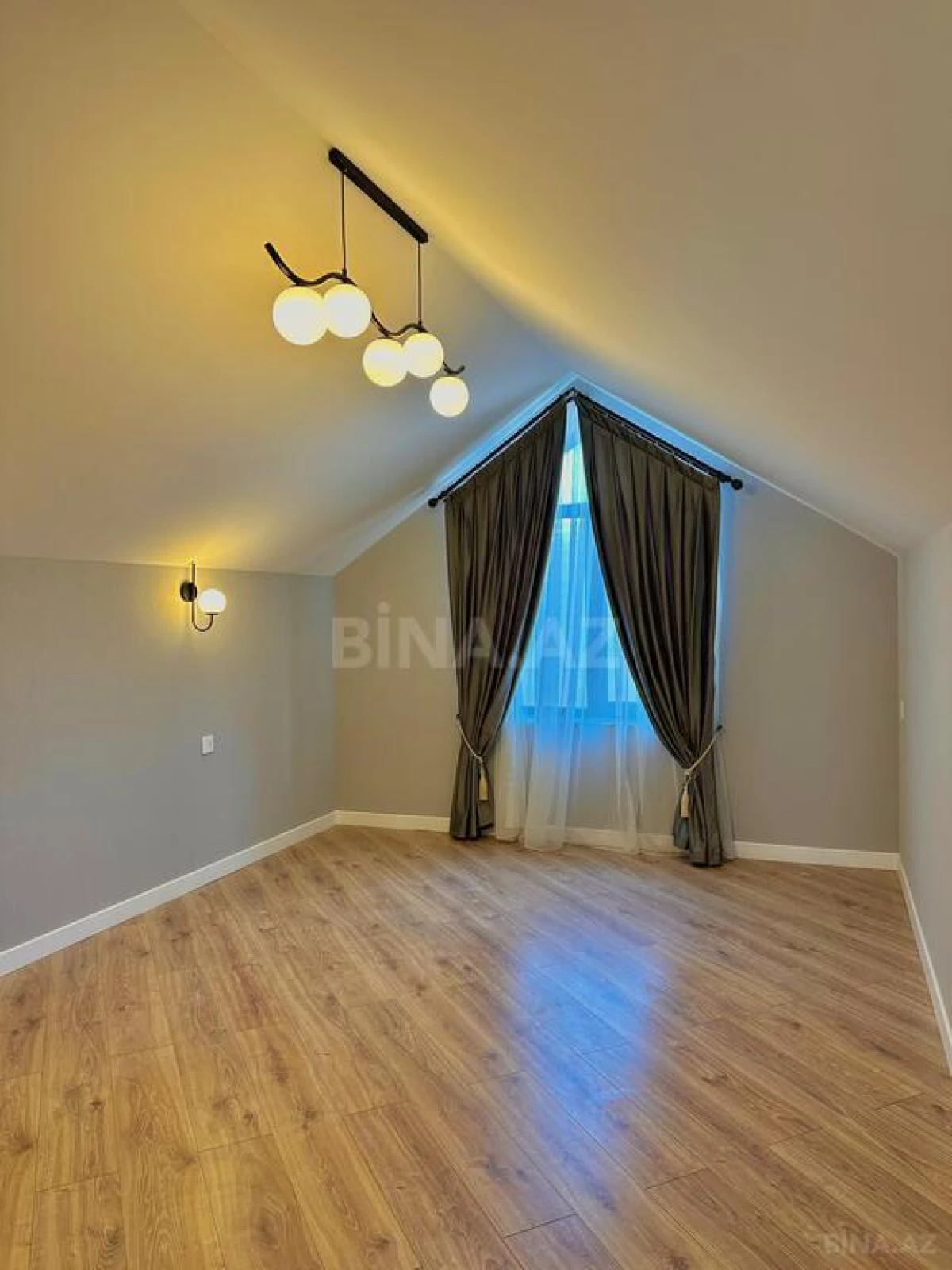 Satılır 4 otaqlı həyət evi 180 m²