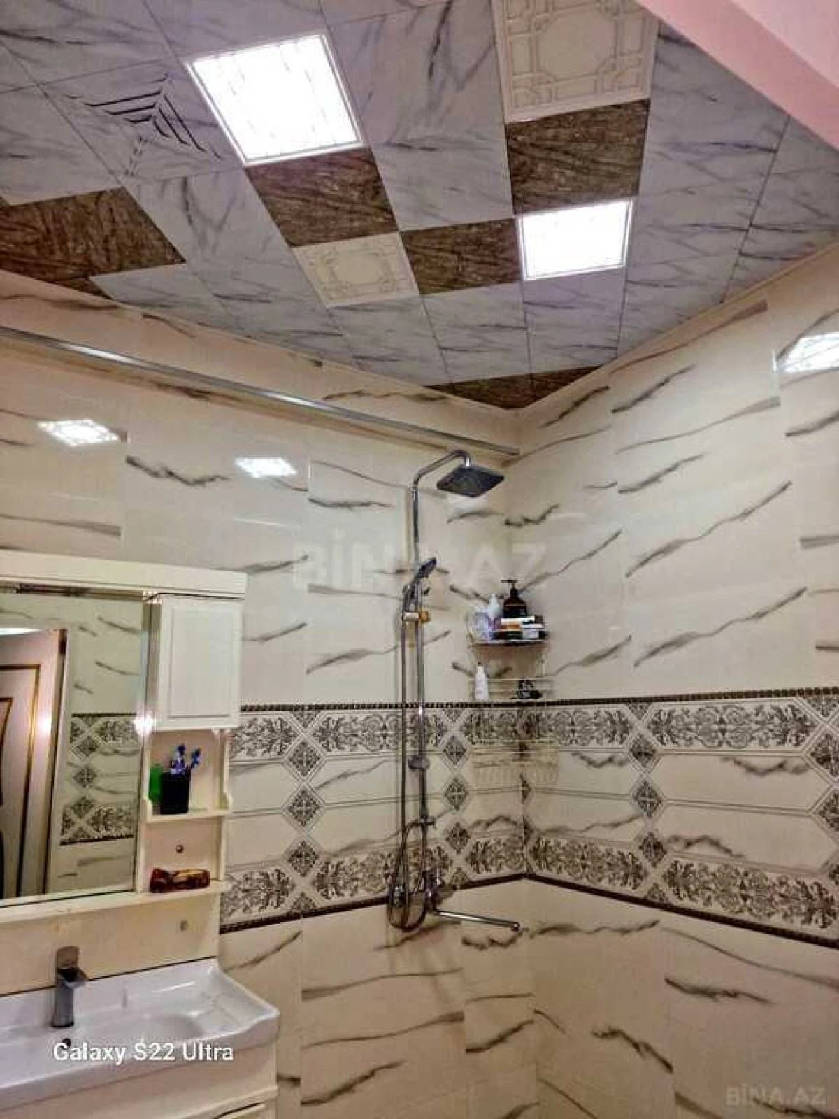 Satılır 3 otaqlı mənzil 125 m²