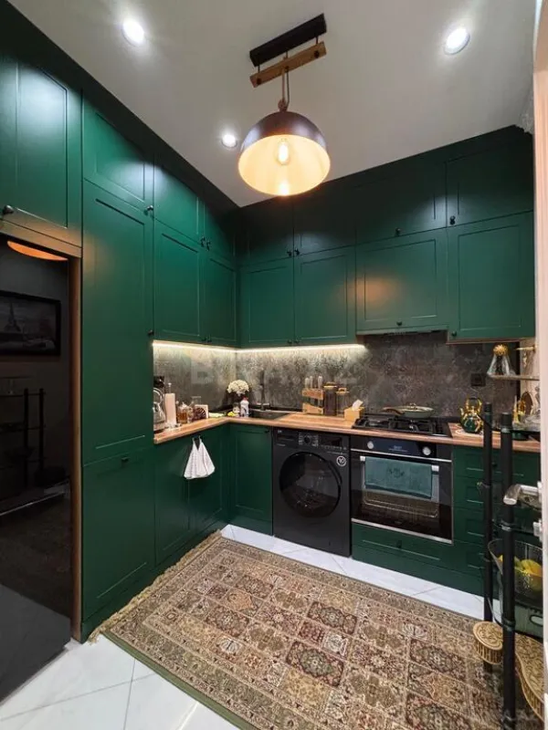 Satılır 2 otaqlı mənzil 70.5 m²