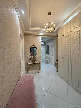 Satılır 2 otaqlı mənzil 70.5 m²
