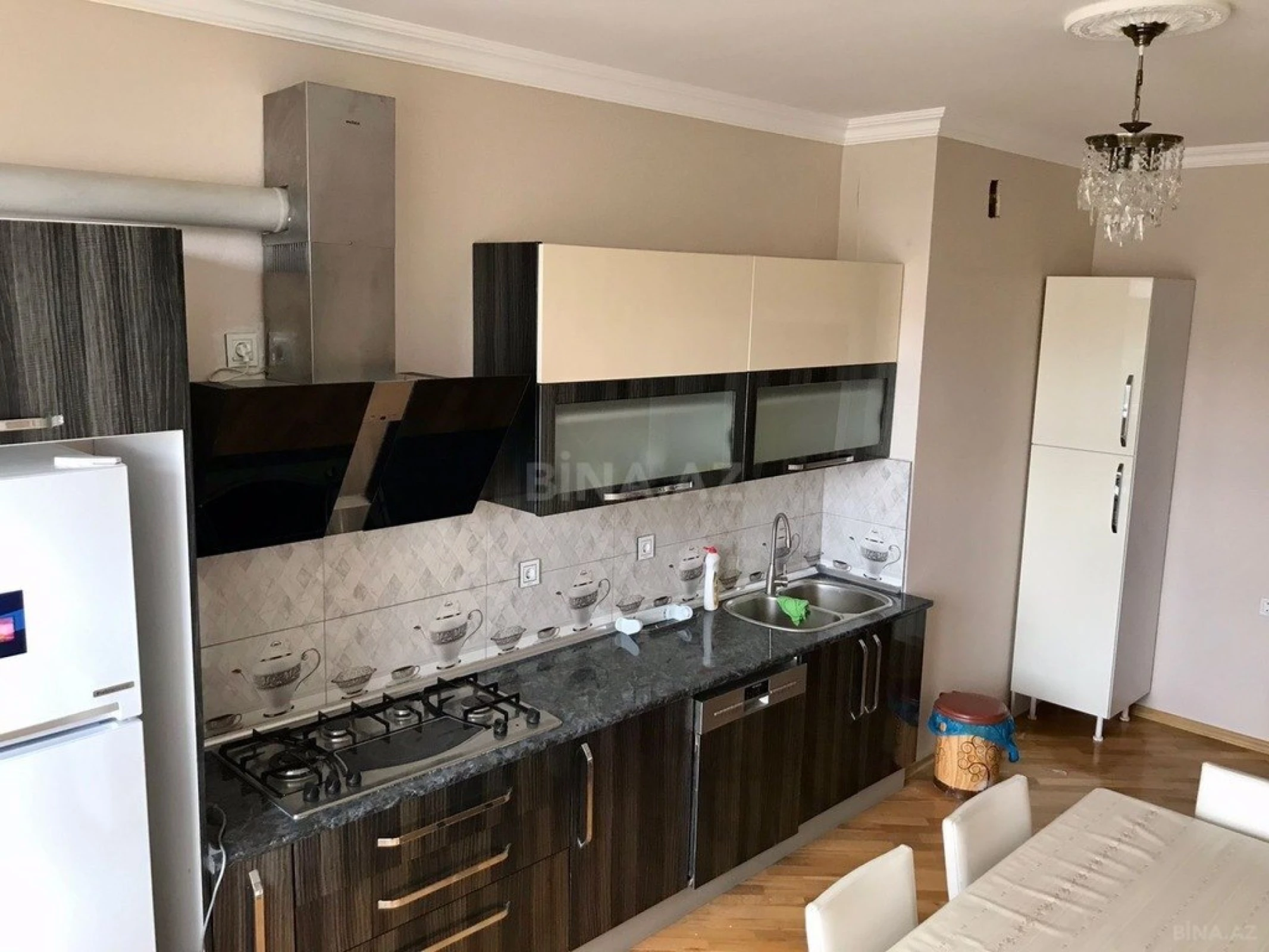 Kirayə verilir 2 otaqlı mənzil 100 m²